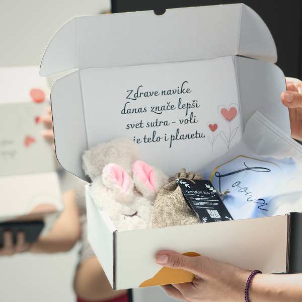 Menstrualni boks za devojčice - troje gaćica