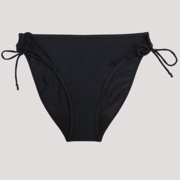Nera – menstrualni kupaći bikini na vezivanje